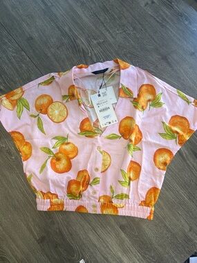 ZARA Top. Size XS. NEW